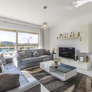 https://stunning-sunnyside-3-bedroom.hotelssaintjulians.com