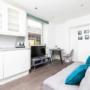 Apartment Relaxing Oasis By The Sea - Double And Sofa Bed, Brighton